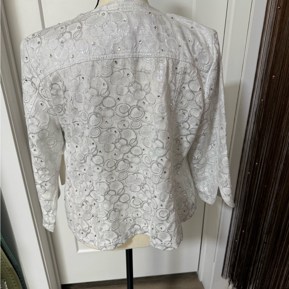 Ruby Rd. Silver And White Patterned Women's Blazer - image 3